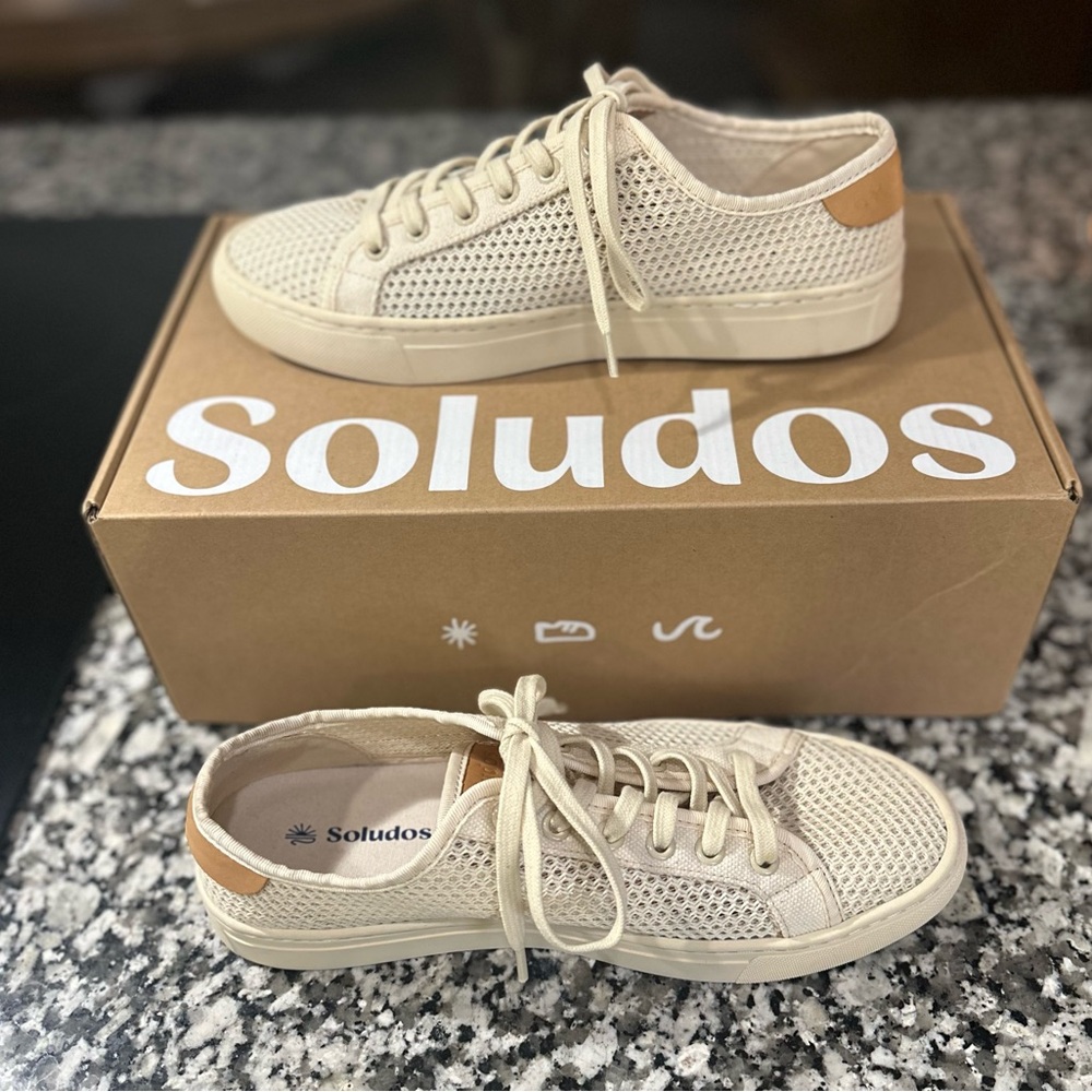 Soludos Women's Mesh Sneakers *Made from Recycled plastic*  -OFF WHITE NEW sz 8